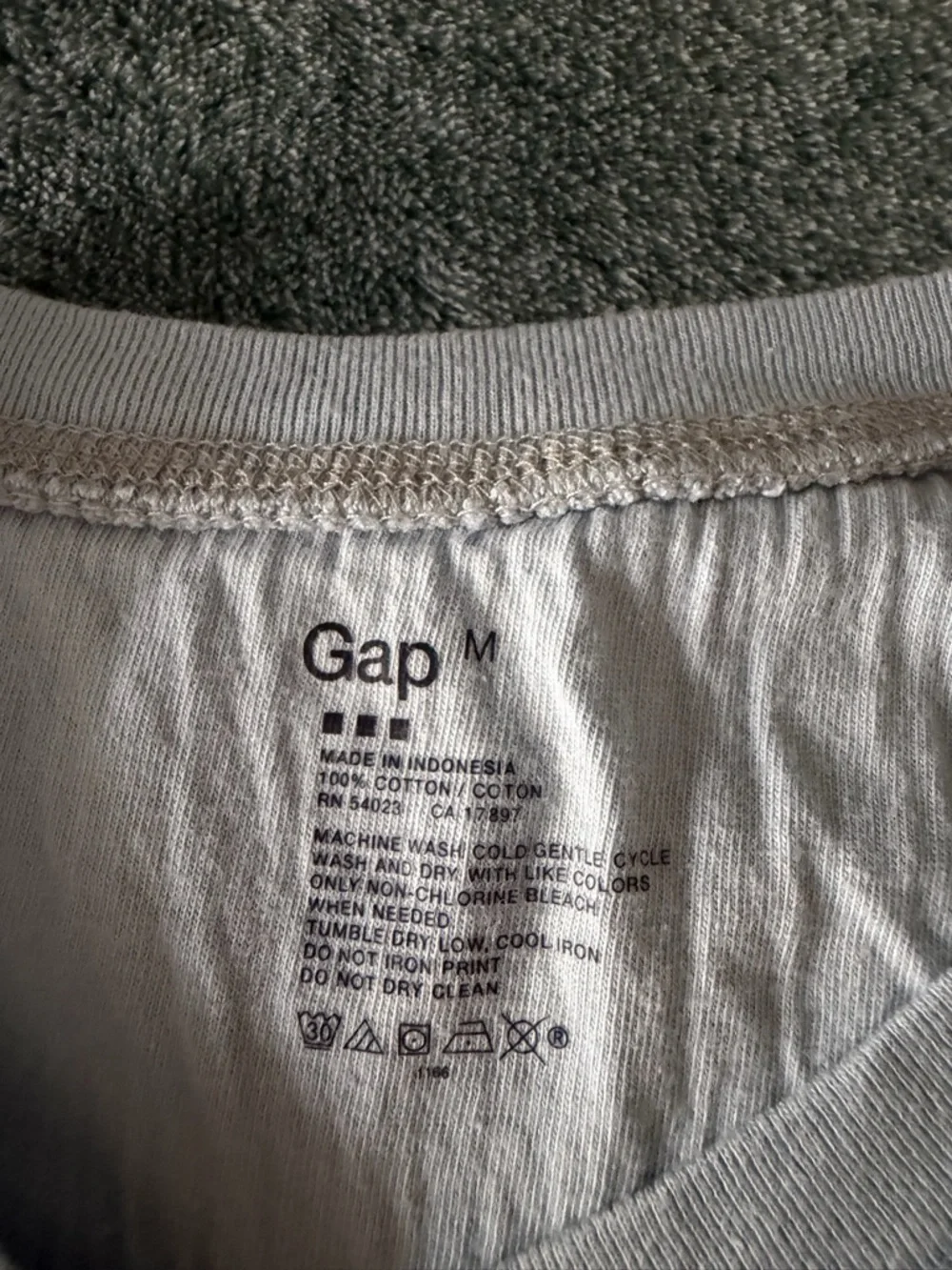 Men's‎ Gap 100% Cotton Baby Blue Waffle Knit Long Sleeve Top Size Medium